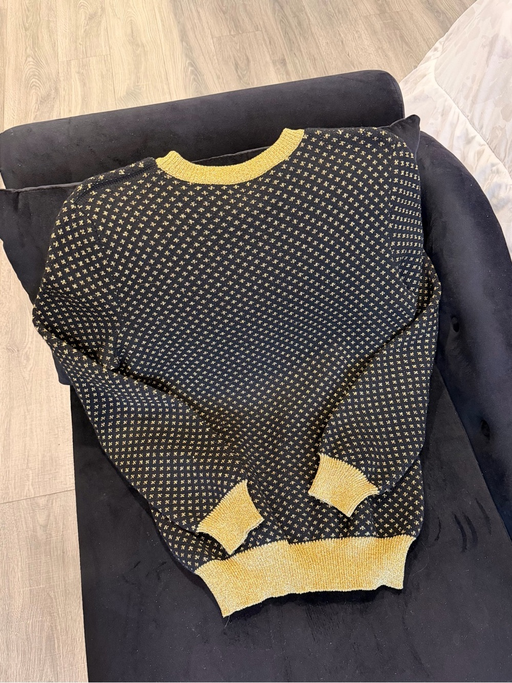 AUTHENTIC Gucci Black Sweater with Gold Logo & Trim NWOT Price negotiable - Picture 5 of 7
